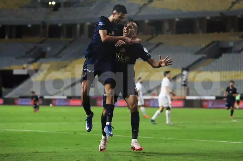 بقيادة القناص منسي.. الزمالك يهزم المصري برباعية ويحتفظ بصدارة الدوري 